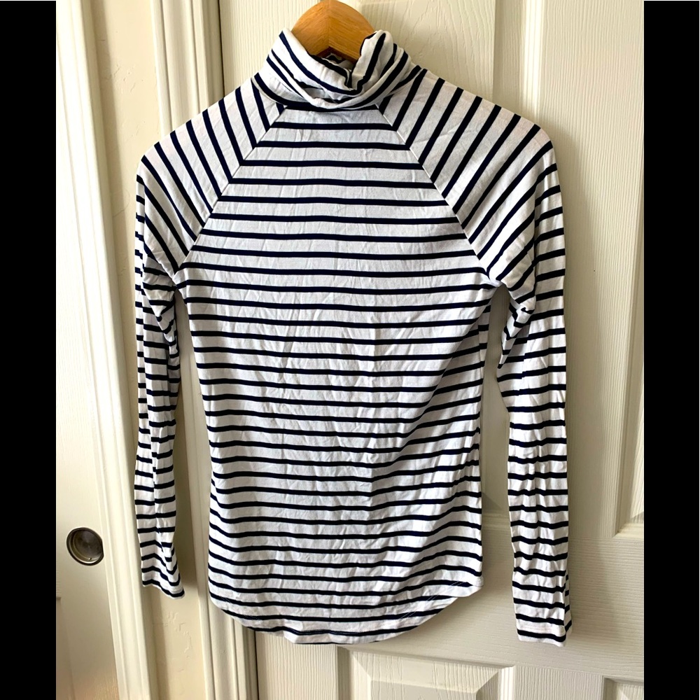 Turtle neck shirt
